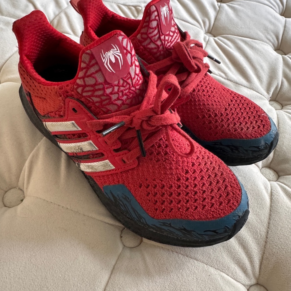 Adidas Kids Red Spider-Man Shoes ultra-boost size 5
